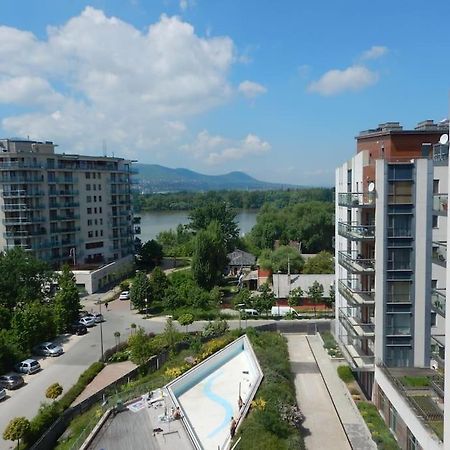 Imadnivalo Medences Hotellakas Szaunaval. Будапешт Екстер'єр фото
